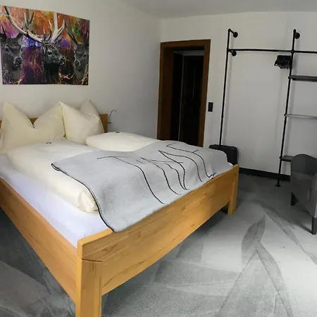 Dahoam Im Dorfheisl Bed and Breakfast 3*